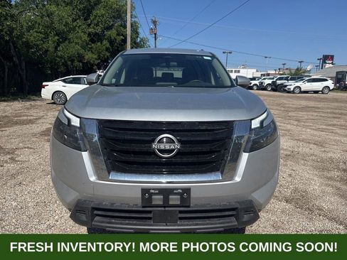 Used 2025 Nissan Pathfinder SV FWD image 7