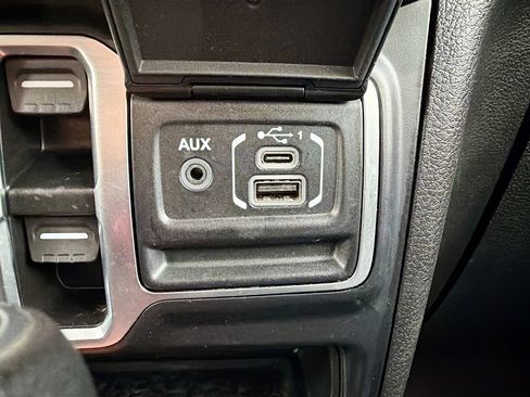Used 2024 Jeep Wrangler Unlimited Sport AWD/4WD image 28