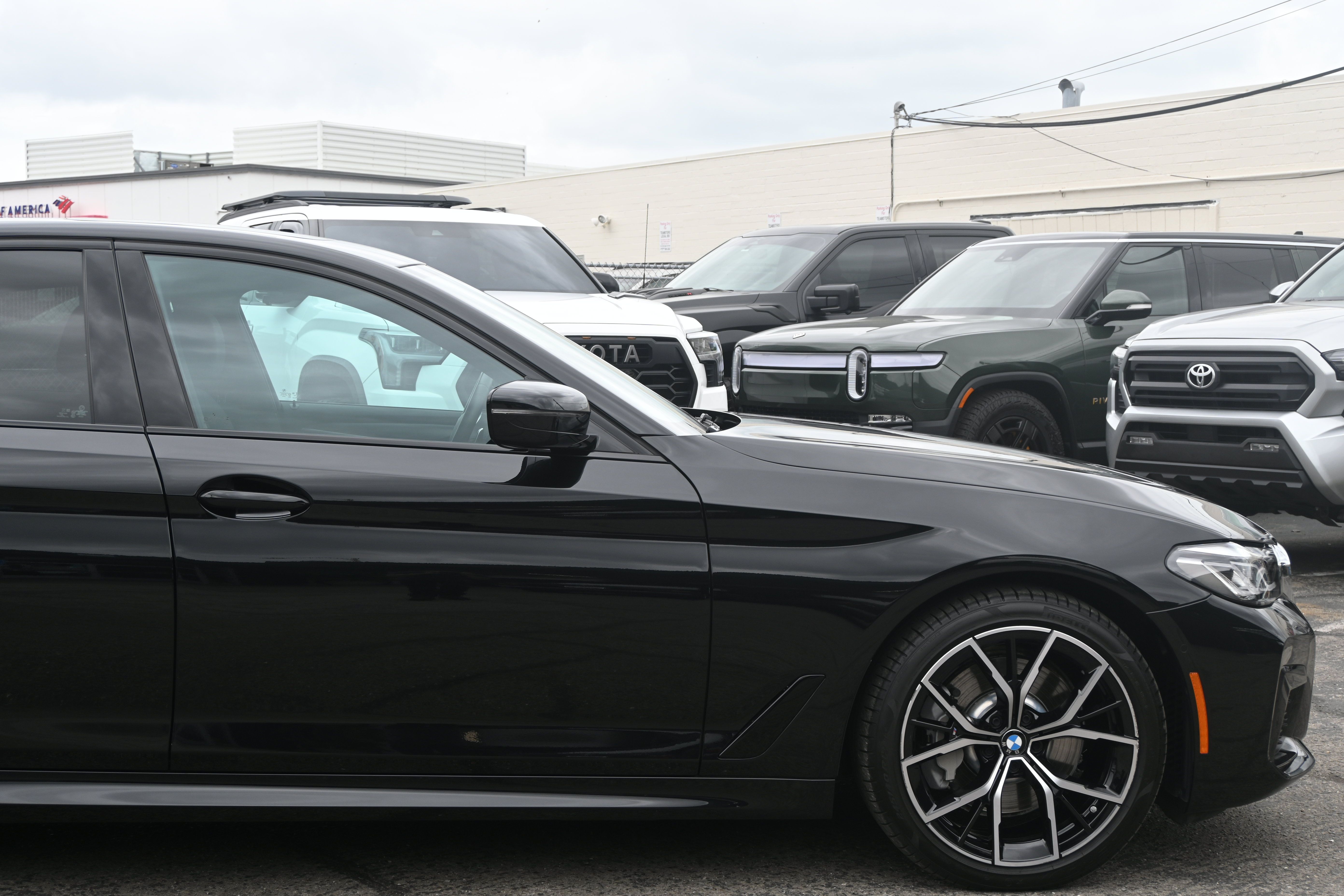 Used 2022 BMW 530i w/ M Sport Package RWD image 23