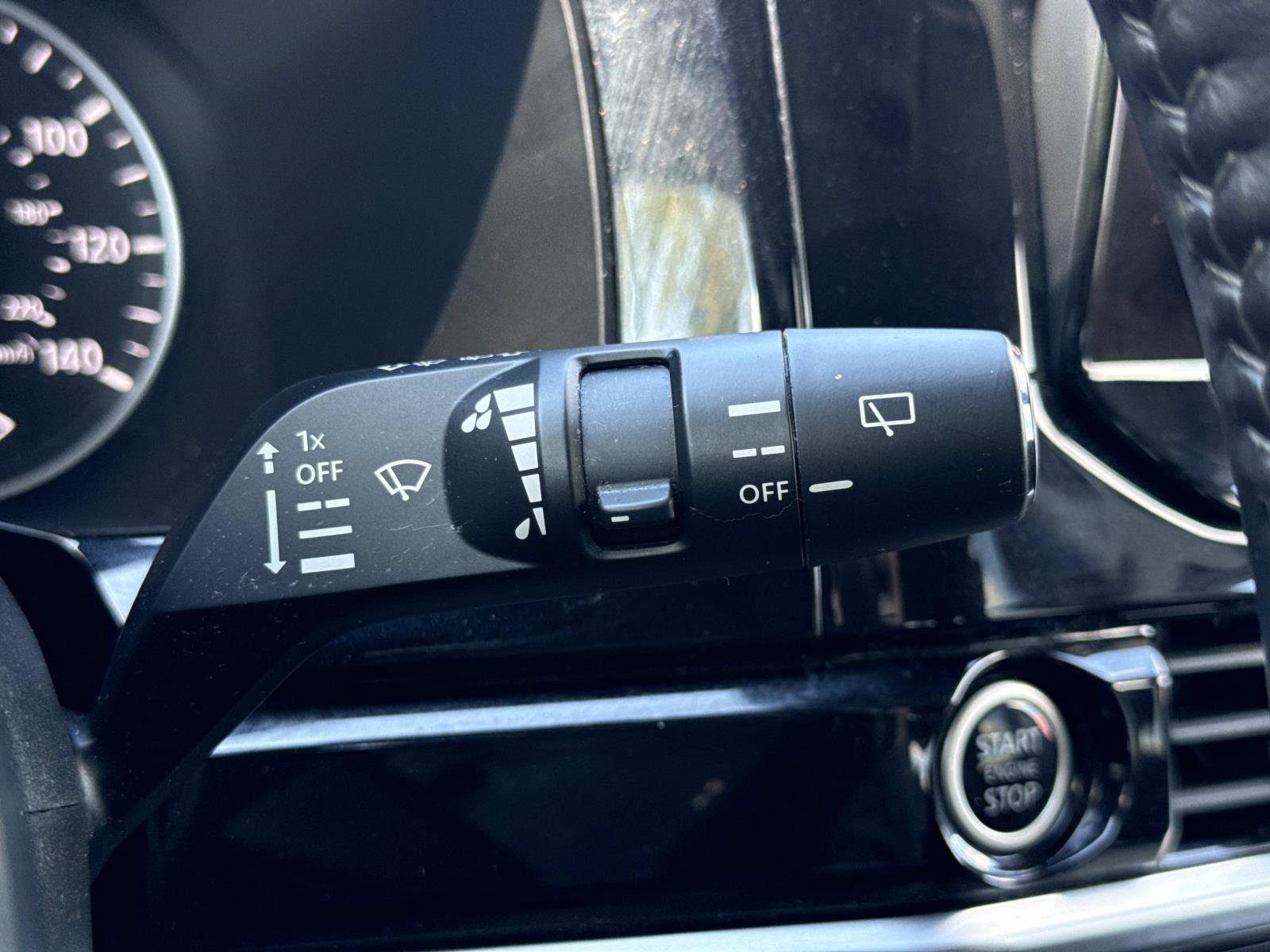 Used 2024 Nissan Pathfinder SV FWD image 17