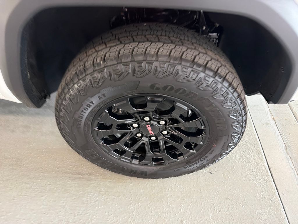 New 2026 GMC Canyon Elevation AWD/4WD image 4