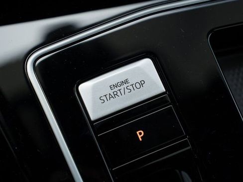 Certified 2025 Volkswagen Golf 2.0T image 27