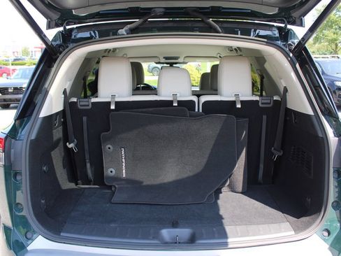 Used 2022 Nissan Pathfinder SL AWD/4WD image 31