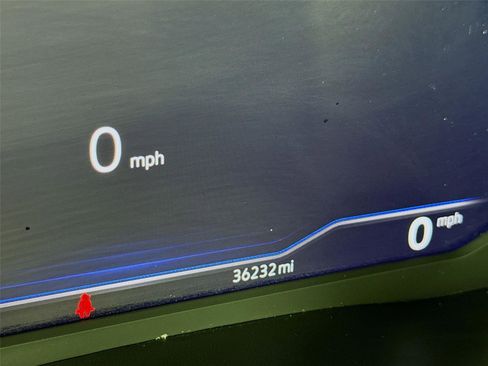 Used 2022 Volkswagen Atlas SE image 2