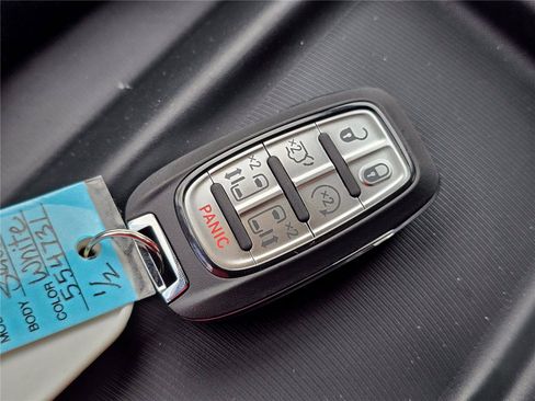 New 2027 Chrysler Pacifica Select FWD image 29