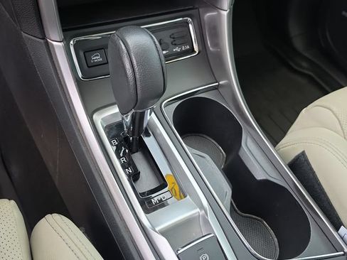 Used 2019 Subaru Ascent Limited AWD/4WD image 32