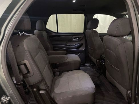 Used 2023 Chevrolet Traverse LT image 8