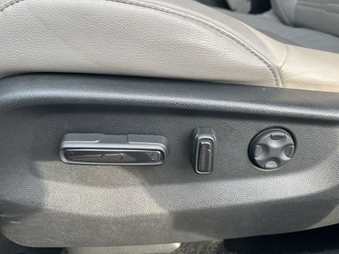 Used 2017 Honda CR-V Touring image 19