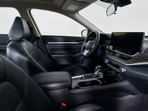 Used 2025 Nissan Altima 2.5 SL FWD image 28