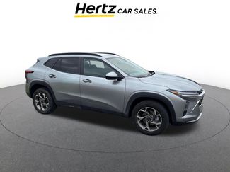 Used 2025 Chevrolet Trax LT video 1