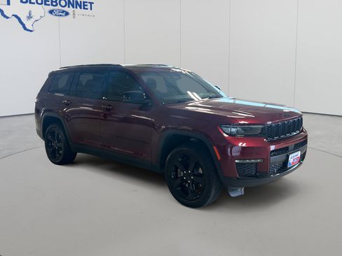 Used 2025 Jeep Grand Cherokee L Limited w/ Luxury Tech Group II AWD/4WD image 3