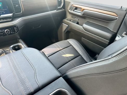 Used 2024 Chevrolet Silverado 1500 High Country RWD image 26