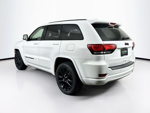 Used 2022 Jeep Grand Cherokee Laredo X RWD image 5