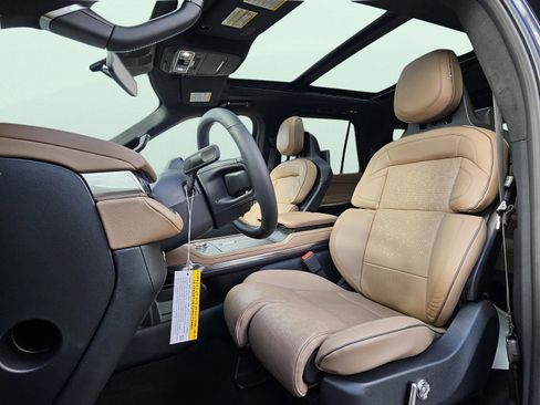 New 2025 Lincoln Navigator Black Label image 12