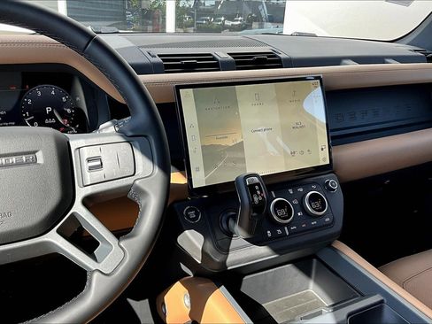 New 2026 Land Rover Defender 110 S AWD/4WD image 7