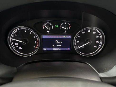 Used 2020 Buick Enclave Essence image 18