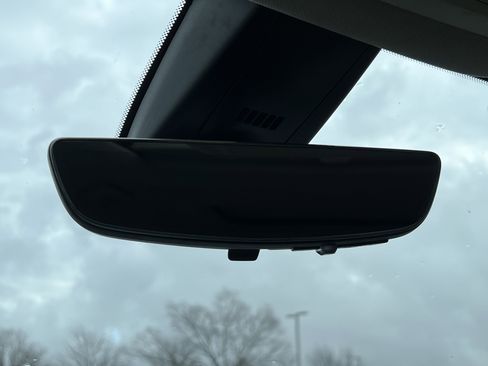 Used 2021 GMC Acadia Denali w/ Denali Technology Package image 27