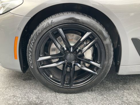 Used 2021 BMW 530i xDrive w/ Premium Package AWD/4WD image 9