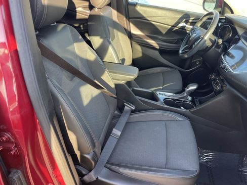 Used 2021 Buick Encore GX Select w/ Sport Touring Package FWD image 38