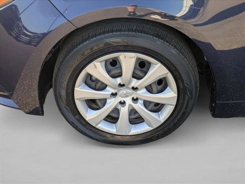 Used 2023 Toyota Corolla LE image 21