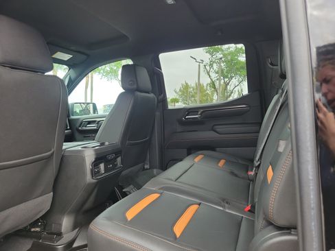 Used 2022 GMC Sierra 1500 AT4 image 15