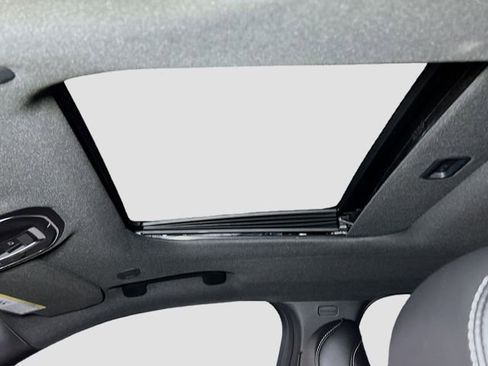 New 2025 Jeep Grand Cherokee 4WD image 25