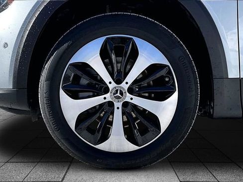 Used 2025 Mercedes-Benz GLB 250 250 image 37