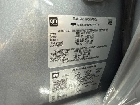 Used 2025 GMC Sierra 1500 SLT AWD/4WD image 33