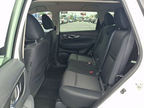 Used 2019 Nissan Rogue SV AWD/4WD image 10