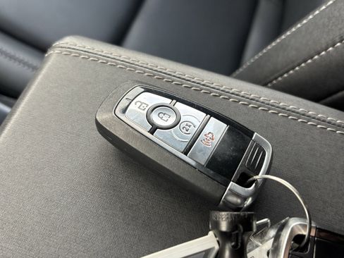 Used 2025 Ford Bronco Badlands image 27