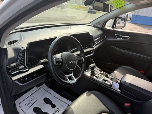 Used 2024 Kia Sportage EX AWD/4WD image 12