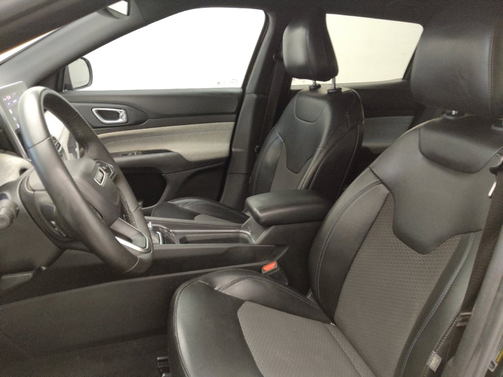 Used 2023 Jeep Compass Latitude w/ Convenience Group AWD/4WD image 17