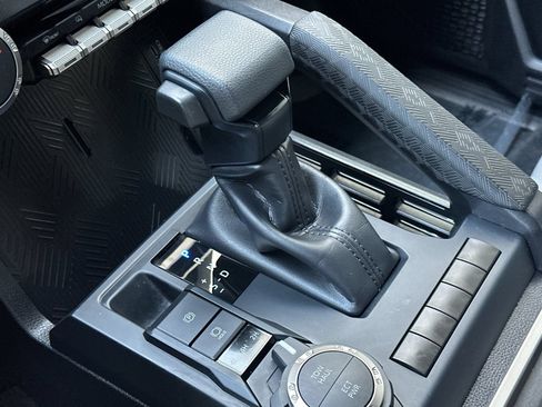 Used 2026 Toyota Tacoma SR5 AWD/4WD image 18