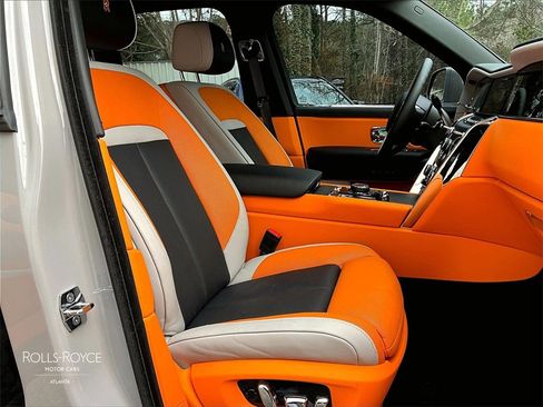 Used 2026 Rolls-Royce Cullinan image 9