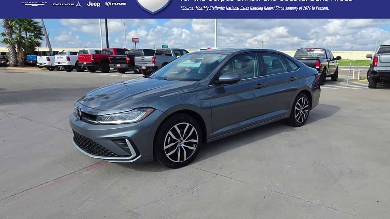 Used 2025 Volkswagen Jetta SE FWD image 4