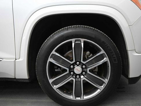Used 2019 GMC Acadia Denali w/ Technology Package AWD/4WD image 10