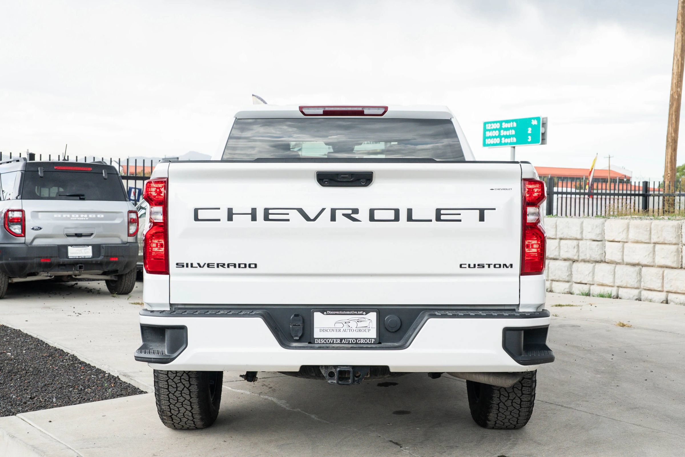 Used 2024 Chevrolet Silverado 1500 Custom w/ LPO, Dark Essentials Package AWD/4WD image 6