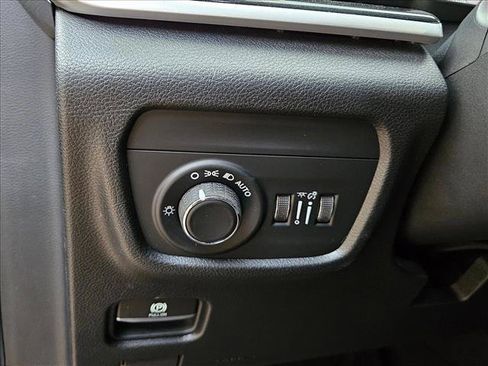 Used 2022 Jeep Grand Cherokee L Laredo AWD/4WD image 27