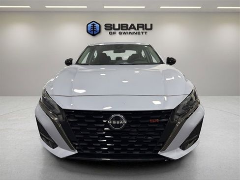 Used 2024 Nissan Altima 2.5 SR w/ SR Premium Package image 8