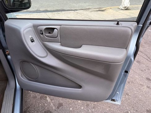 Used 2006 Dodge Grand Caravan SXT image 15