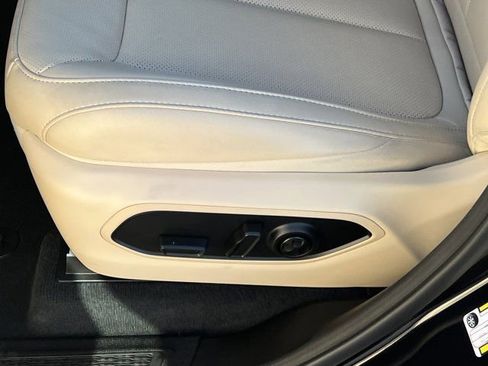 Certified 2024 Jeep Grand Cherokee Limited w/ Luxury Tech Group II image 11