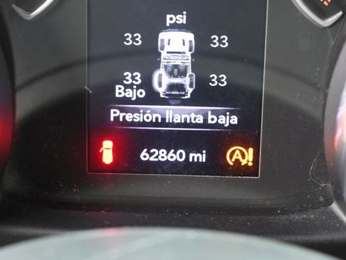 Used 2018 Jeep Wrangler Unlimited Sport S image 32