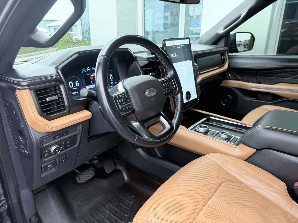 Used 2022 Ford Expedition Max Platinum AWD/4WD image 9