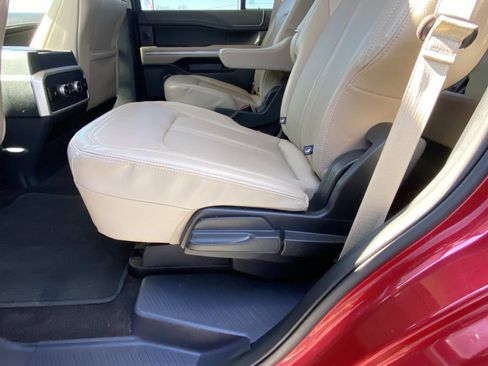 Used 2022 Ford Expedition Limited image 14