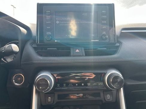 Used 2020 Toyota RAV4 XLE w/ Convenience Package FWD image 26
