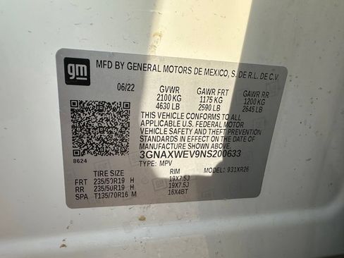 Used 2022 Chevrolet Equinox RS w/ LPO, Floor Liner Package AWD/4WD image 9