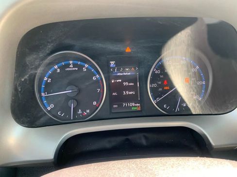 Used 2018 Toyota RAV4 XLE w/ Plus Extra Value Package FWD image 19