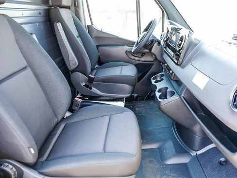 New 2025 Mercedes-Benz Sprinter 2500 image 14