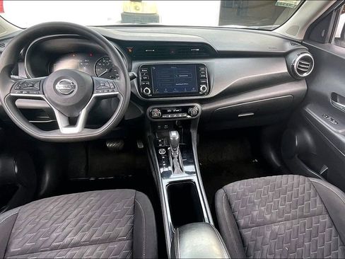 Used 2021 Nissan Kicks SV image 7