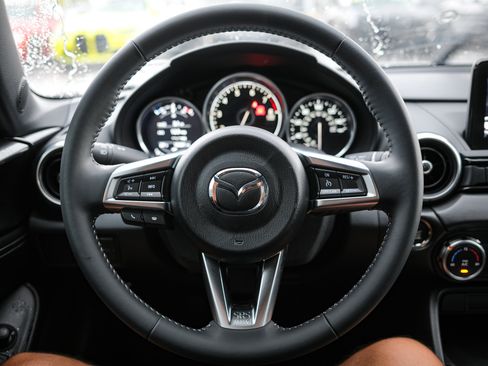 Used 2022 MAZDA MX-5 Miata Grand Touring RWD image 19